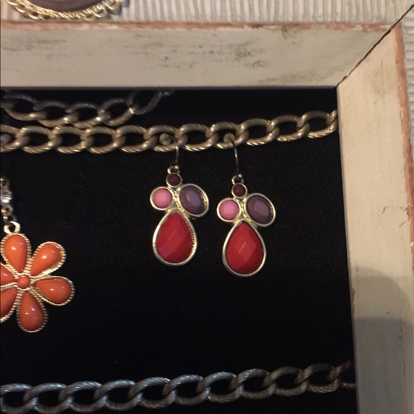 Earrings - Picture 3 of 8